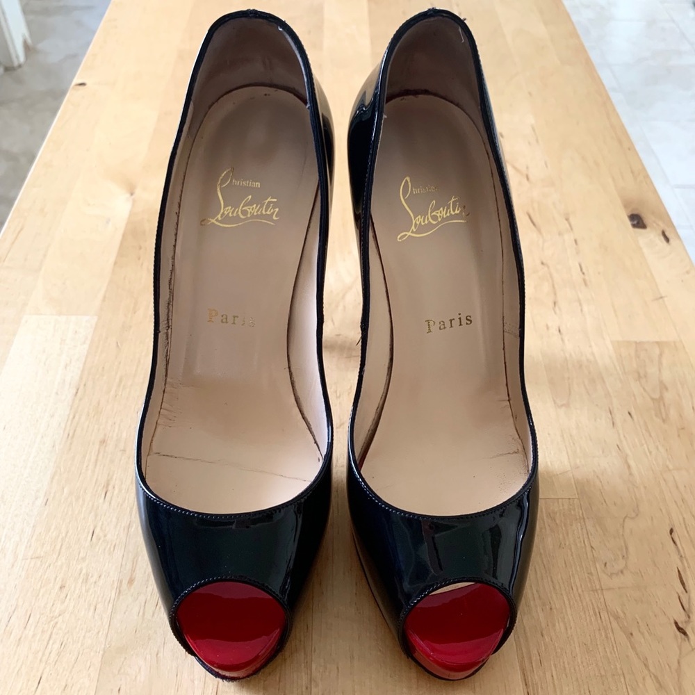 Louboutin Very Prive 120 Black Patent Pumps 38